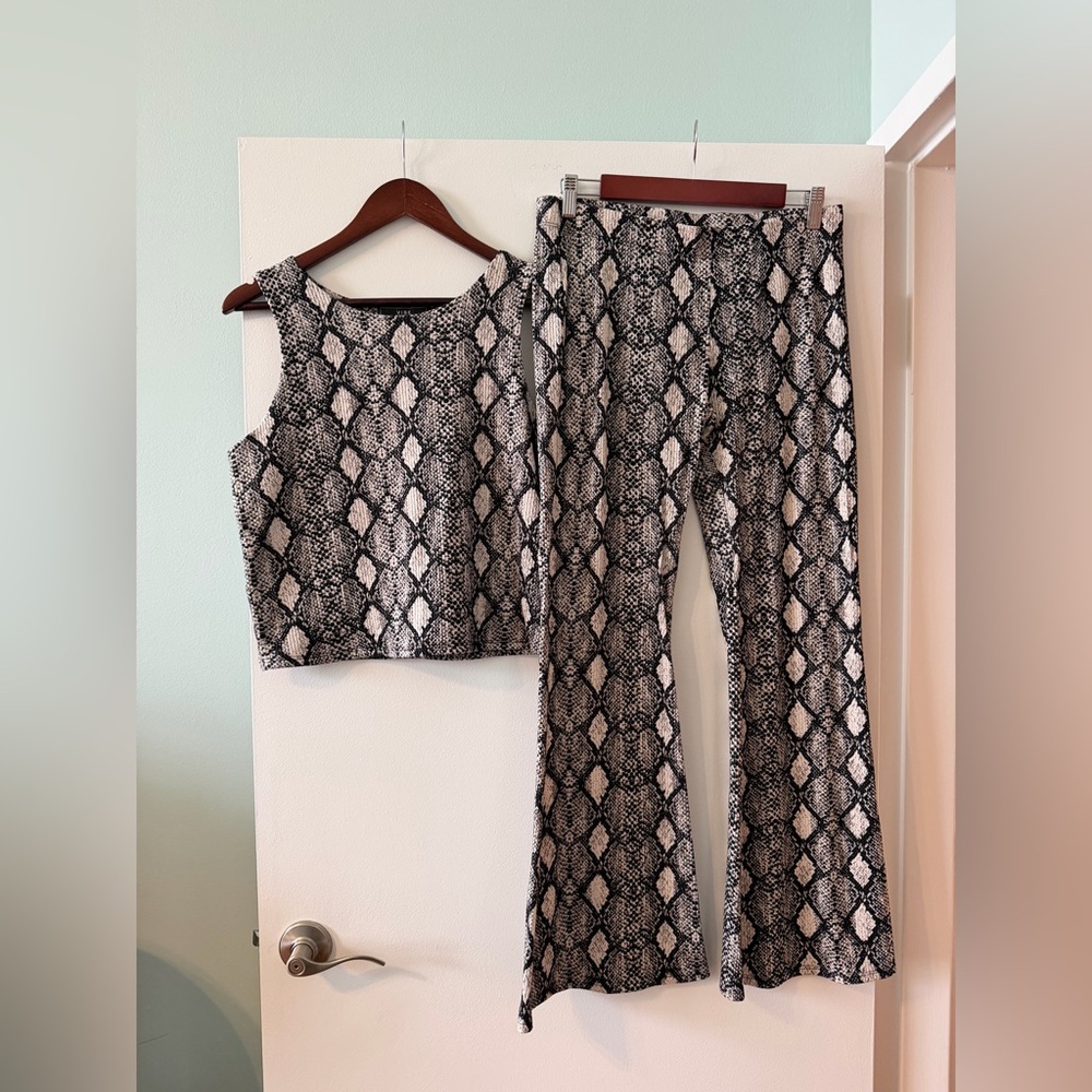 Vintage Black and White Snake Print Flare Pants + Tank Top Set